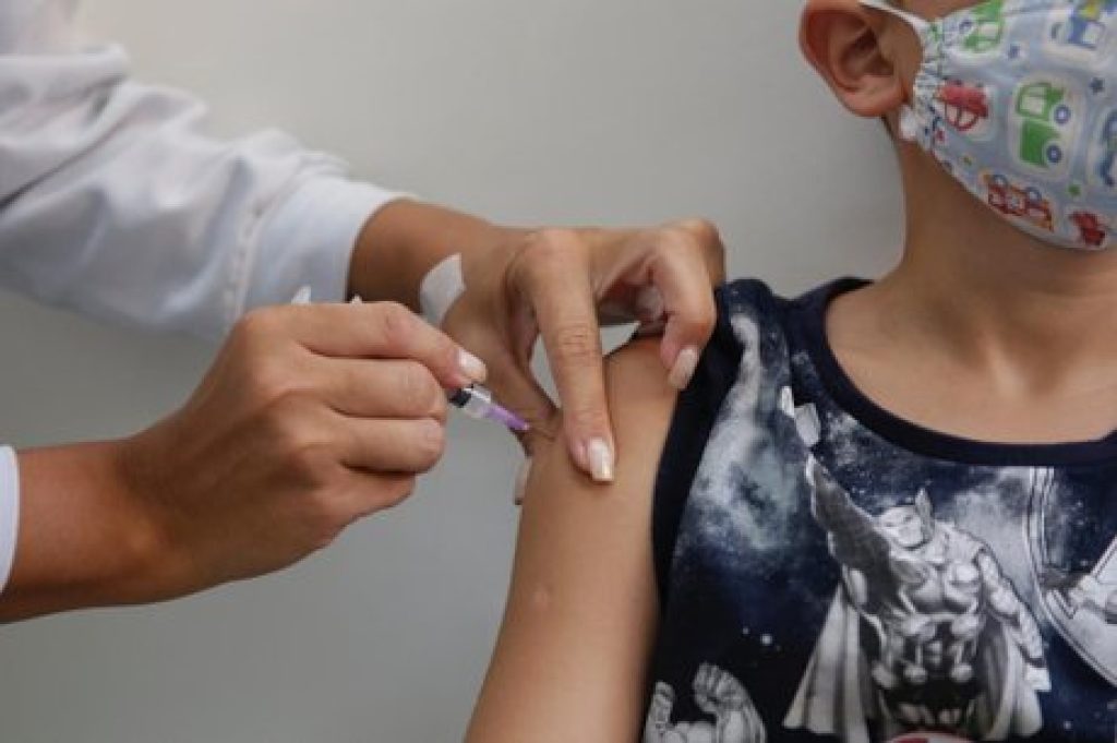 Ministério da Saúde recebe 1 milhão de doses de CoronaVac para crianças de 3 e 4 anos