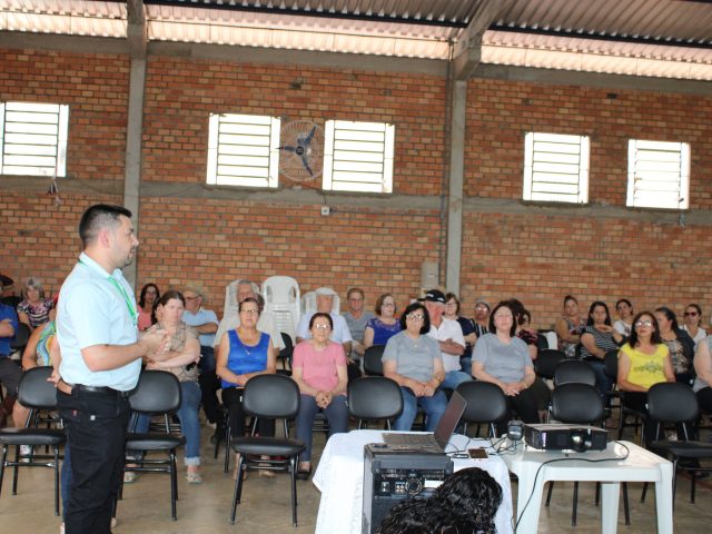 Centro de referência e assistência social Atílio Molinaro de Campos Borges realiza circuito de palestras
