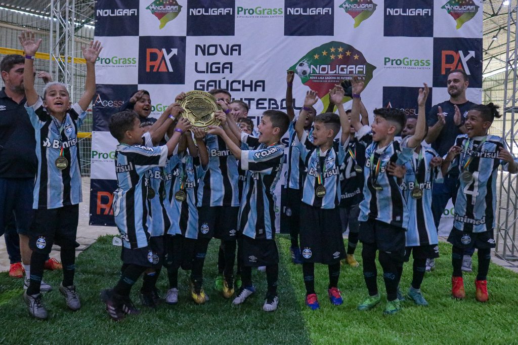 Categoria Sub-8 do Grêmio é campeã gaúcha