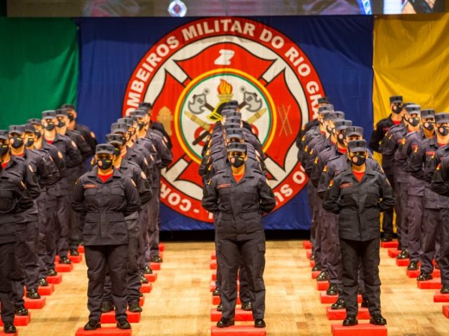 Estado forma 116 novos bombeiros nesta sexta (9)