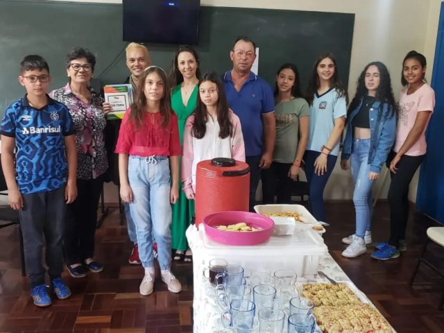 Mormaço realiza Café Literário com alunos da Escola Municipal Antônio Godoy Bueno