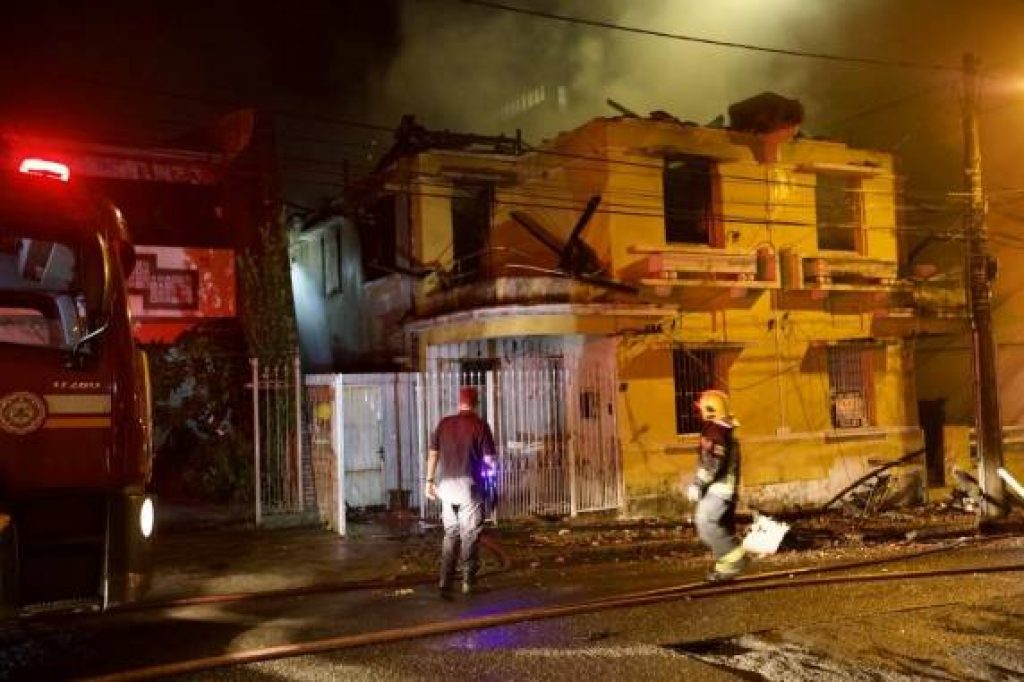 Na semana em que completa dez anos da tragédia, incêndio atinge casa na região da Boate Kiss