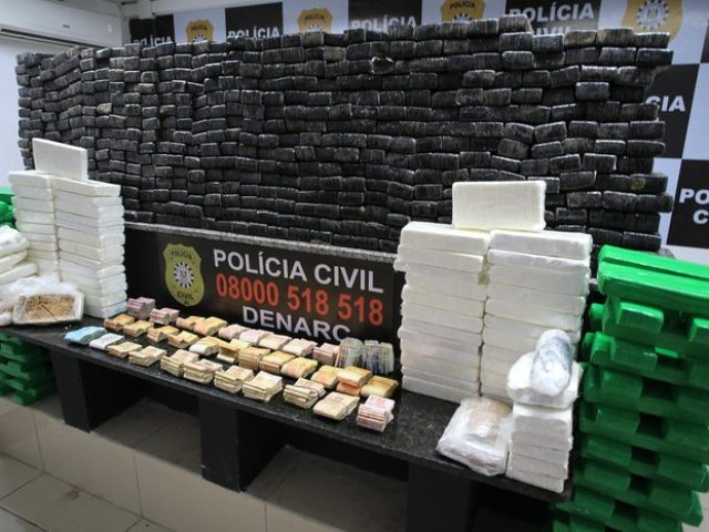 Polícia apreende cerca de 400 quilos de drogas em depósito de facção no RS