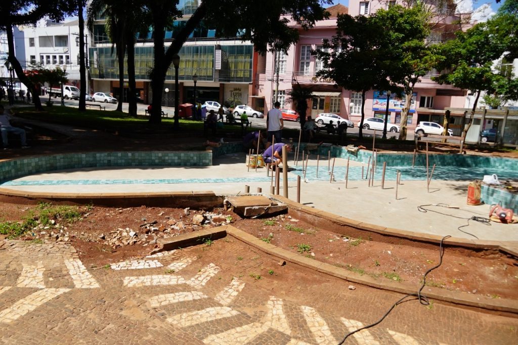 Prefeitura de Passo Fundo finaliza piso da Praça da Cuia