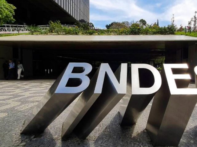 BNDES suspende 9 linhas para financiamento e crédito rural