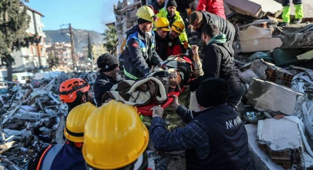 Terremoto na Turquia e Síria: socorristas resgatam mais de 9.000 de escombros perto do ‘prazo final’