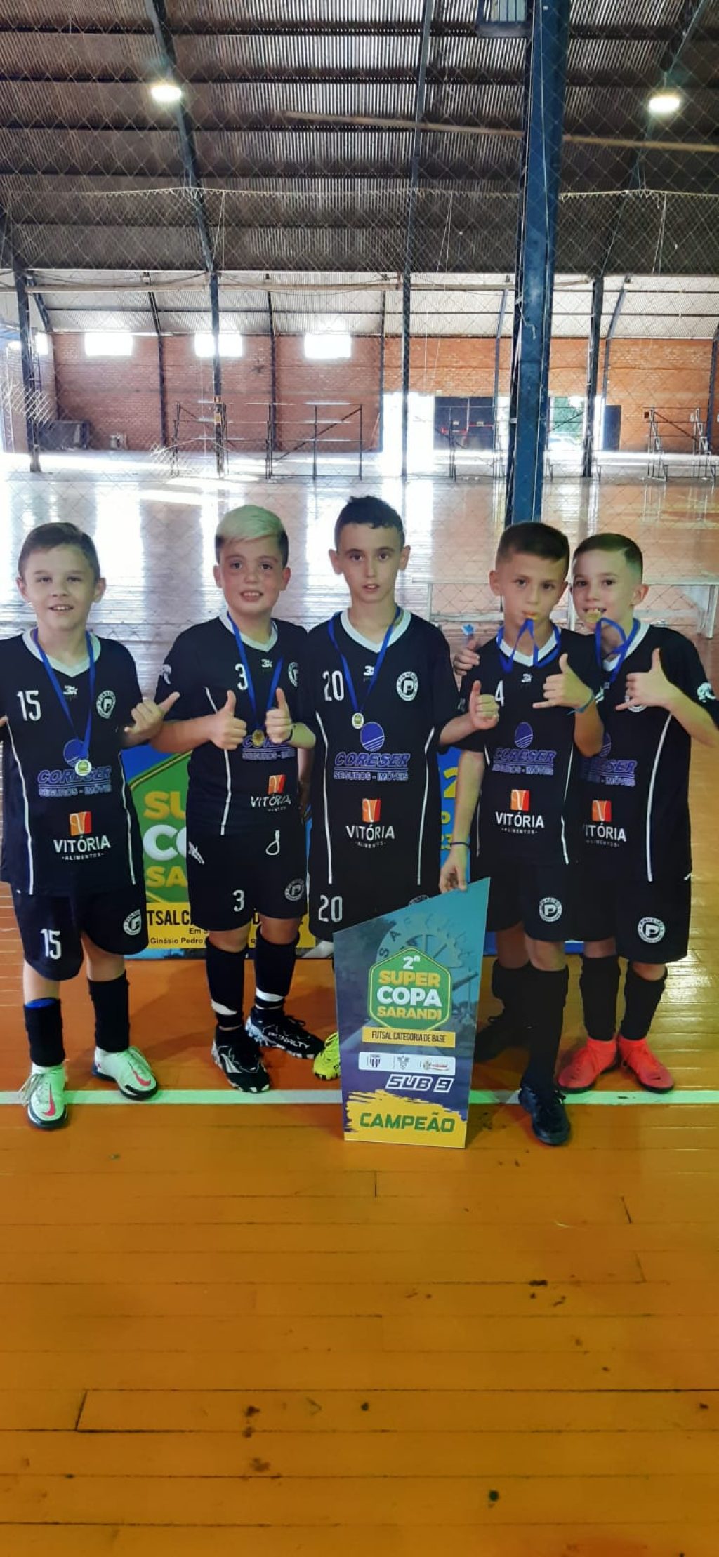 Meninos de Espumoso são campeões pelo Pinheiro de Carazinho na 2ª Copa Sarandi de Futsal de Bases