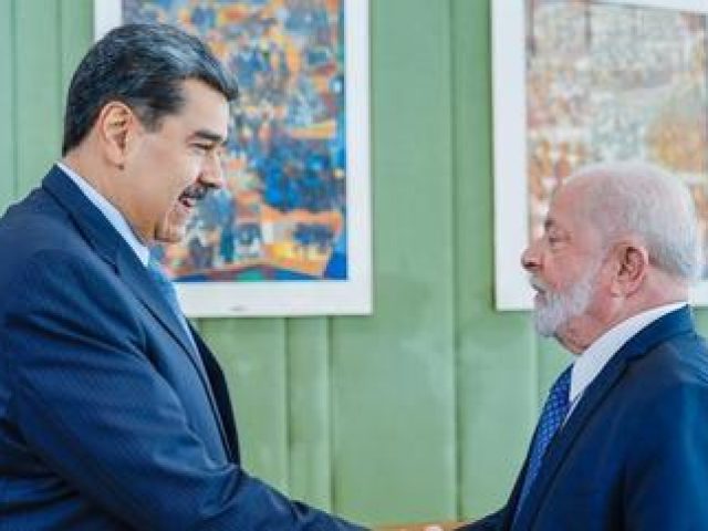 Lula propõe criação de moeda comum para a América do Sul em reunião com presidentes