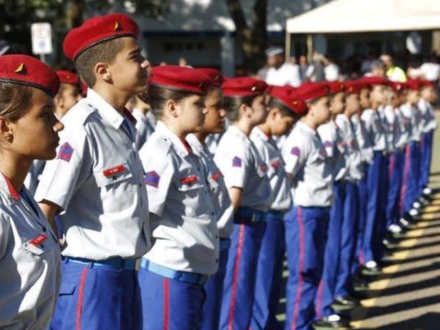 Decisão judicial proíbe adesão do RS ao programa de escolas cívico-militares