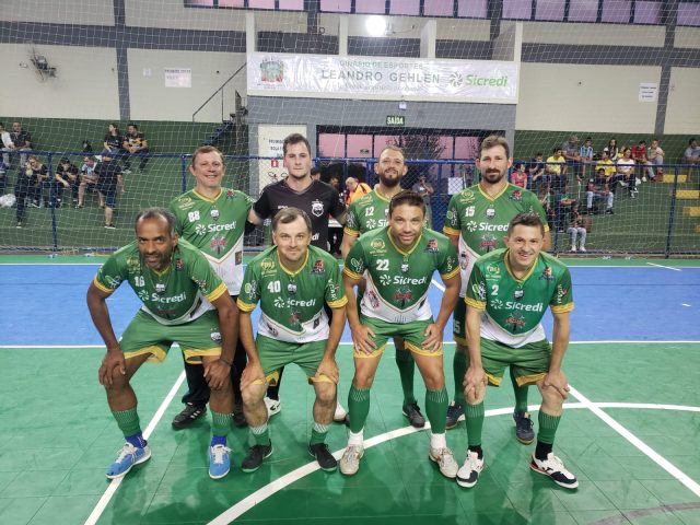 A.C.M e El Niño lideram o Campeonato Municipal de Futsal de Mormaço