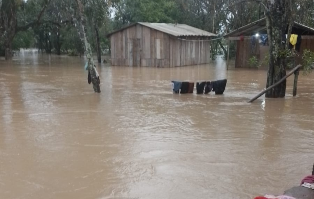 Rio Guaíba ultrapassa novamente a cota de inundação na Ilha da Pintada