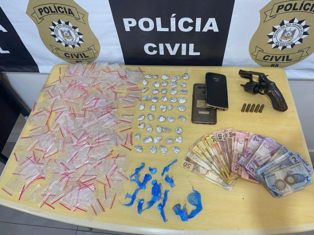 Polícia Civil de Espumoso realiza apreensão de drogas, dinheiro e arma em Operação no Bairro União