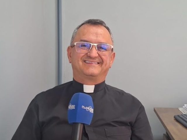 Padre Marcos Denardi destaca o papel do sacerdócio e celebrações na paróquia