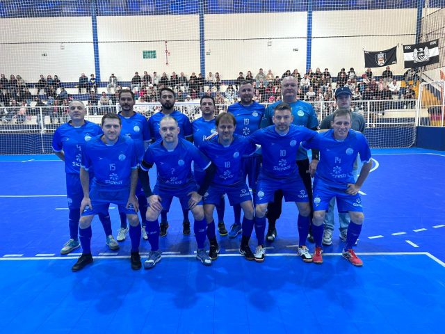 Selbach conhece os novos campeões no futsal e vôlei